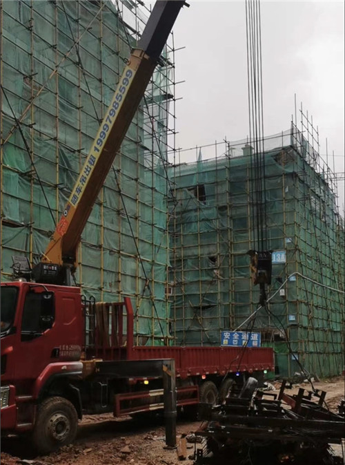 徐水区“慢工细活”—— 吊车的 “微动控制” 技术